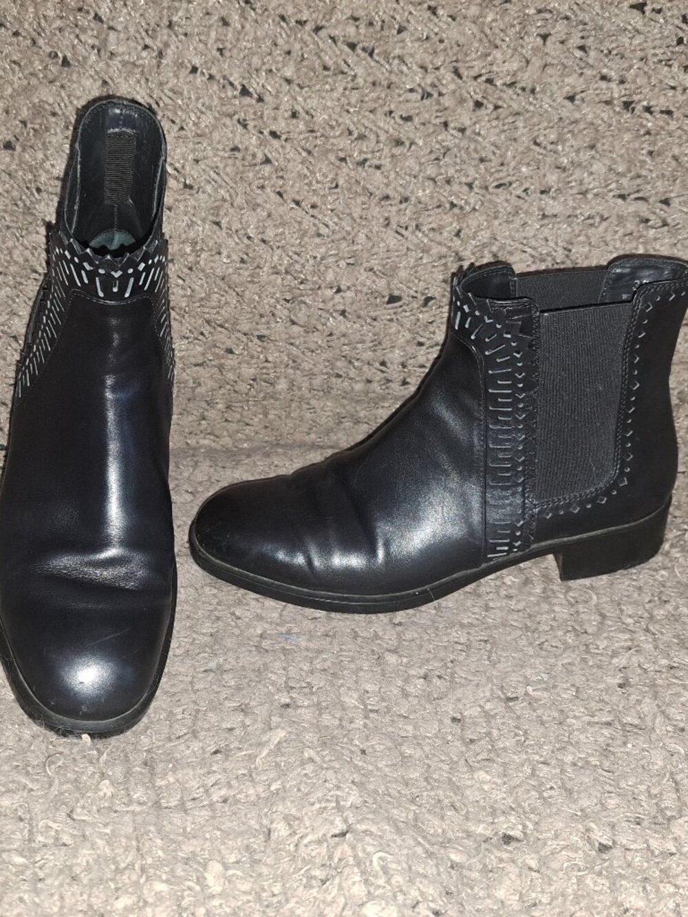 TOD'S-Lasercut Ankle Boots Booties-Black Leather-Chelsea-Sz 37.5-Excellent